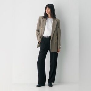 Aritzia The Effortless Pant, Black, size 8 NWT